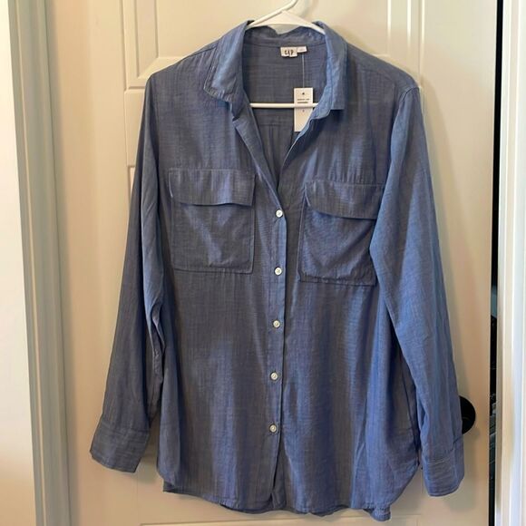 Classic Gap Chambray Button Up Shirt - Picture 1 of 5